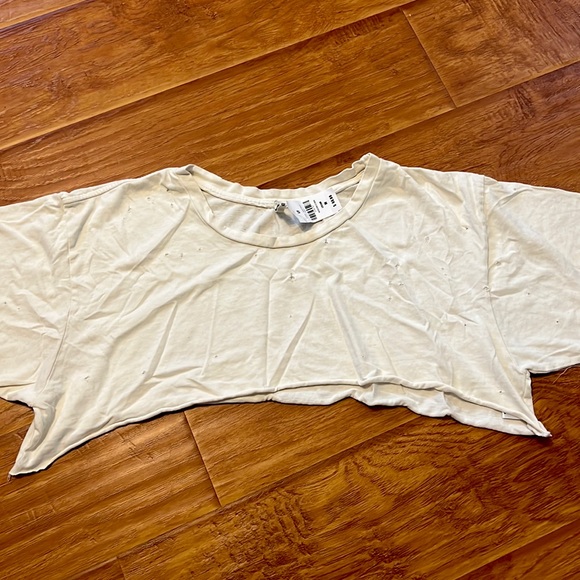 LF Ripped Crop Top - Picture 2 of 6